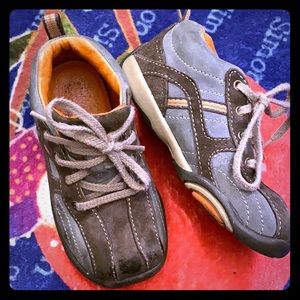 Stride Rite leather sneakers